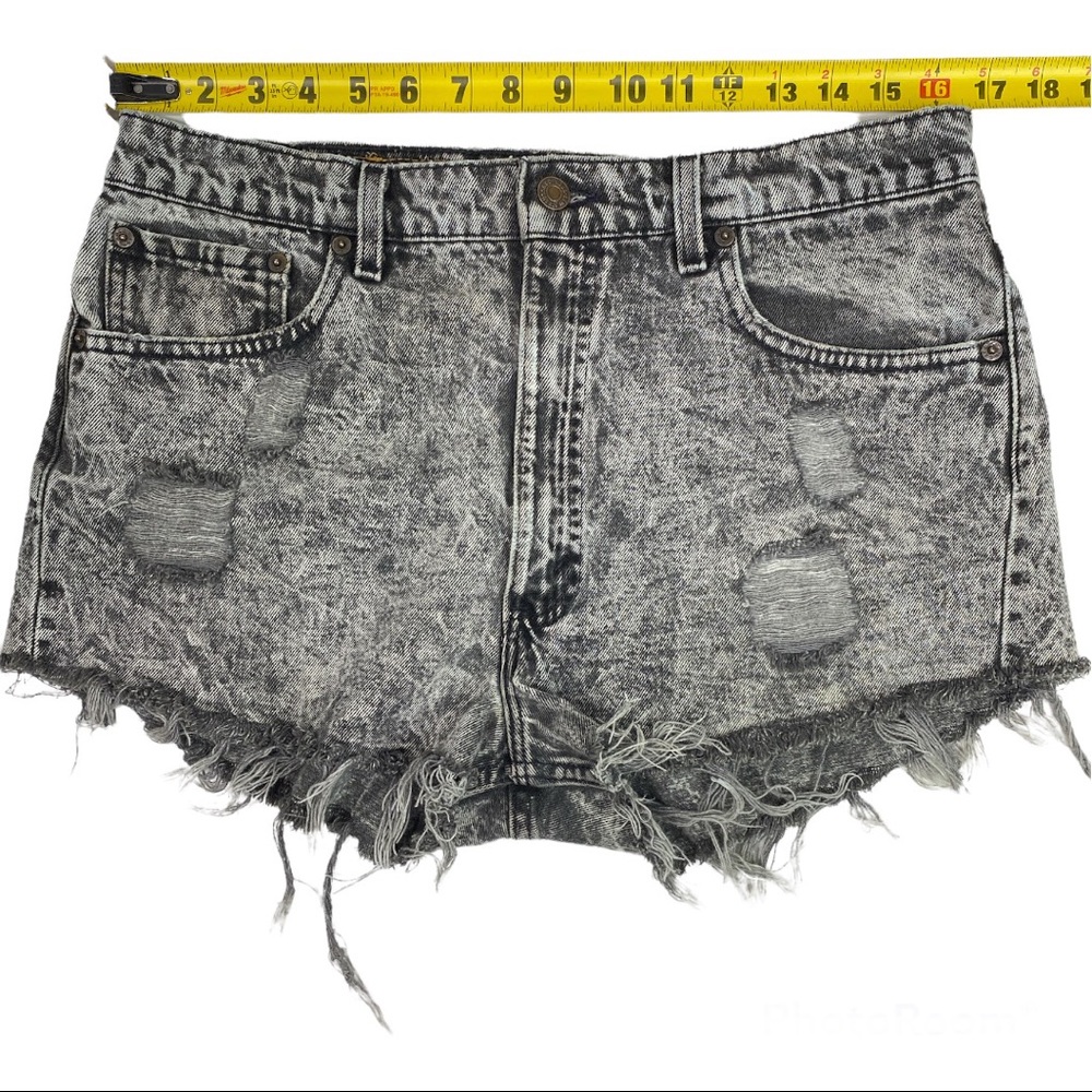 Levi's Shorts Cut Offs High Rise Black Acid Wash Distressed Raw Hem - Picture 5 of 10